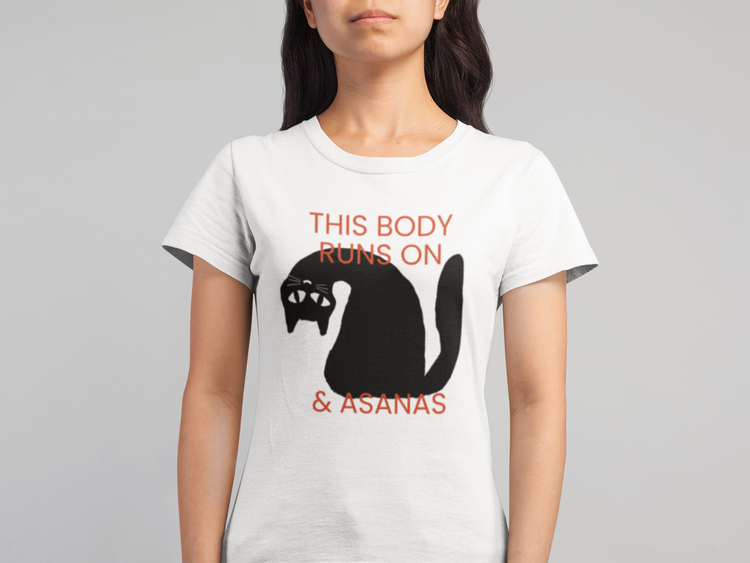 Dieser Körper läuft auf Asanas und Katzen - ich